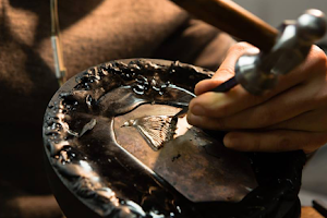 Laboratorio Lunamante - Atelier artigianale creazione di gioielli su misura personalizzati image