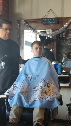 Barber Shop «Applewood Village Barbershop», reviews and photos, 2070 Youngfield St, Lakewood, CO 80215, USA