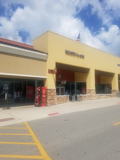Clothing Store «Hollister Co. Outlet», reviews and photos, 4015 S Interstate Hwy 35, San Marcos, TX 78666, USA