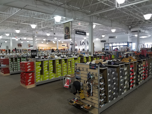 Shoe Store «DSW Designer Shoe Warehouse», reviews and photos, 198 Maine Mall Rd, South Portland, ME 04106, USA