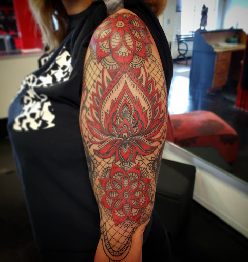 Tattoo Shop «Life Sentence Tattoo & BodyJewelry», reviews and photos, 10614 SE Kent-Kangley Rd, Kent, WA 98030, USA