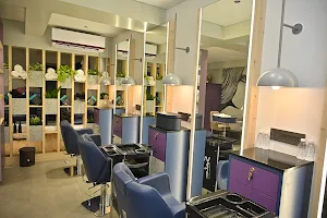 SKOSH THE SALON image