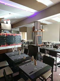 Atmosphère du Restaurant Le Saint Georges à Neuilly-Plaisance - n°1