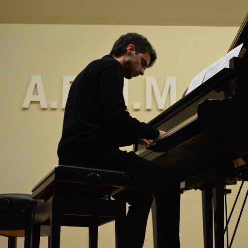 Ary Clementino - Clases de Piano Rosario