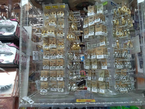 Beauty Supply Store «BSW BEAUTY SUPPLY MATTAPAN», reviews and photos, 1595 Blue Hill Avenue, Mattapan, MA 02126, USA