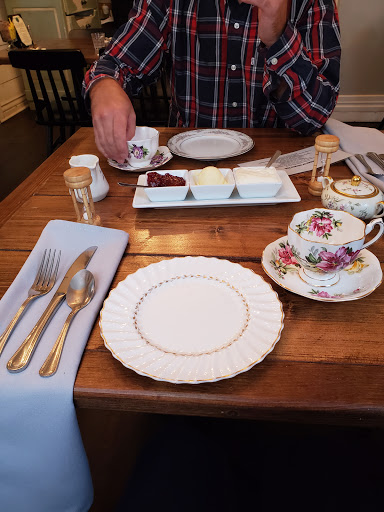 Restaurant «The Mad Hatter Restaurant & Bakery», reviews and photos, 176 S Goodman St, Rochester, NY 14607, USA