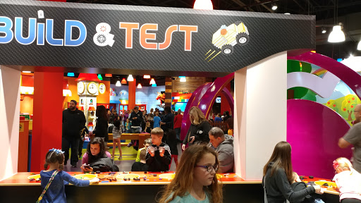 Shopping Mall «Great Lakes Crossing Outlets», reviews and photos, 4000 Baldwin Rd, Auburn Hills, MI 48326, USA