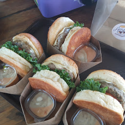 Ampol Burger Angsila อำพลเบอร์เกอร์ อ่างศิลา