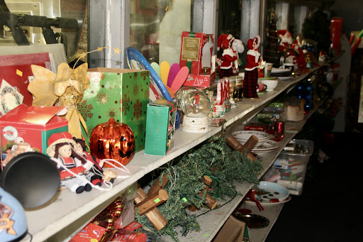 Thrift Store «The Main Place Thrift Store», reviews and photos, 1631 El Camino Real, Tustin, CA 92780, USA