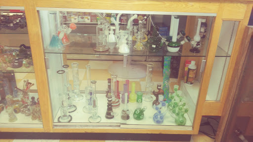 Tobacco Shop «Tobacco World», reviews and photos, 335 S Columbia River Hwy, St Helens, OR 97051, USA