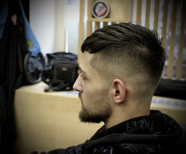 barber-salon-7.reservio.com