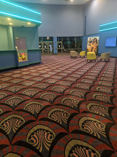 Movie Theater «Showcase Cinemas Seekonk Route 6 », reviews and photos, 100 Commerce Way, Seekonk, MA 02771, USA