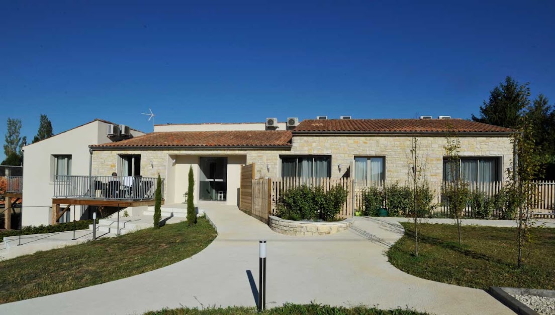 Location d'appartements et de studios à Jonzac - Clos des thermes Jonzac à Jonzac (Charente-Maritime 17)