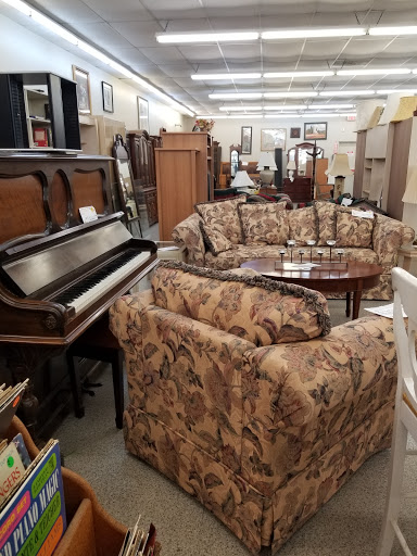 Thrift Store «Gulfside Hospice Thrift Shoppe», reviews and photos, 36524 FL-54, Zephyrhills, FL 33542, USA