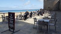 Atmosphère du Restaurant de fish and chips Buvette des Bains à Saint-Malo - n°5