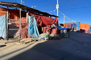 Mercado Las Rieles El Alto image