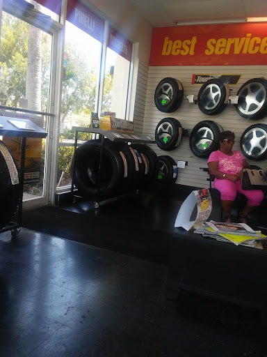 Tire Shop «Tires Plus», reviews and photos, 14411 Biscayne Blvd, North Miami Beach, FL 33181, USA