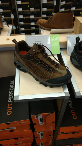 Shoe Store «DSW Designer Shoe Warehouse», reviews and photos, 16920 SW 72nd Ave, Tigard, OR 97224, USA