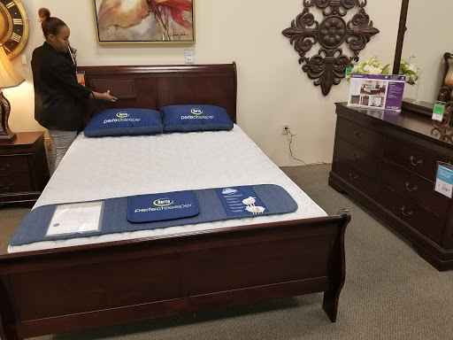Furniture Store «Raymour & Flanigan Furniture and Mattress Outlet», reviews and photos, 300 NJ-18 #8, East Brunswick, NJ 08816, USA