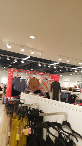 Clothing Store «F21 RED», reviews and photos, 2615 Medical Center Pkwy #2300, Murfreesboro, TN 37129, USA