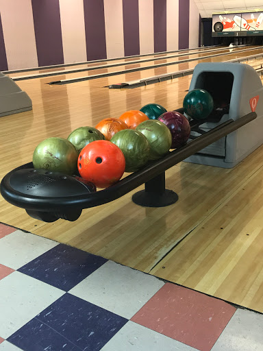 Bowling Alley «T-Bowl Lanes Inc», reviews and photos, 300 Preakness Shopping Center, Wayne, NJ 07470, USA