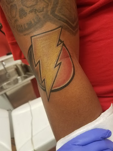 Tattoo Shop «Head 2 Toe Tattoos», reviews and photos, 3008 W Lawrence Ave, Chicago, IL 60625, USA