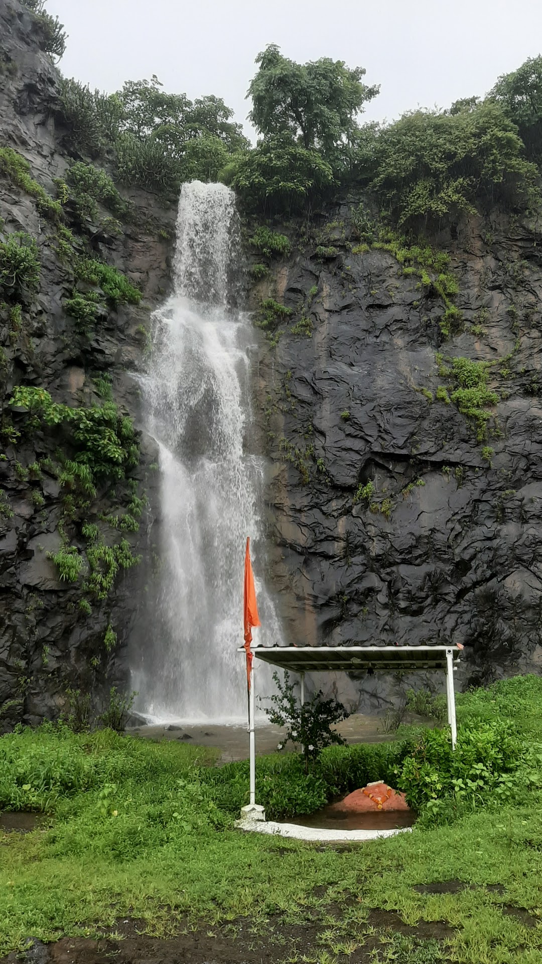 bhavra waterfall