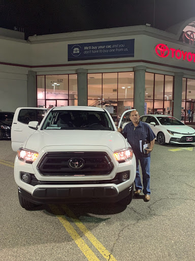 Toyota Dealer «AutoNation Toyota Buena Park», reviews and photos, 6400 Beach Blvd, Buena Park, CA 90621, USA