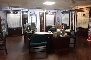 eyecarecenter image