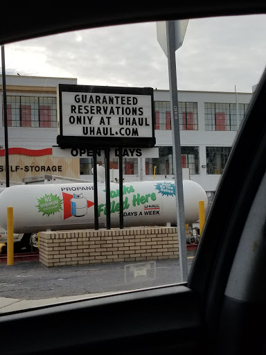 Truck Rental Agency «U-Haul Moving & Storage at Downtown», reviews and photos, 1301 Monticello Ave, Norfolk, VA 23510, USA