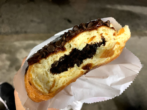 Donut Shop «Donut Hut», reviews and photos, 2025 W Magnolia Blvd, Burbank, CA 91506, USA