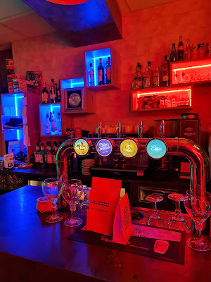 Hope and Bar à Laval