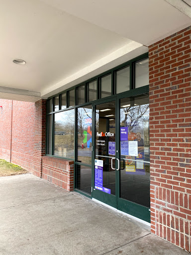 Print Shop «FedEx Office Print & Ship Center», reviews and photos, 175 Glastonbury Blvd Suite 3, Glastonbury, CT 06033, USA