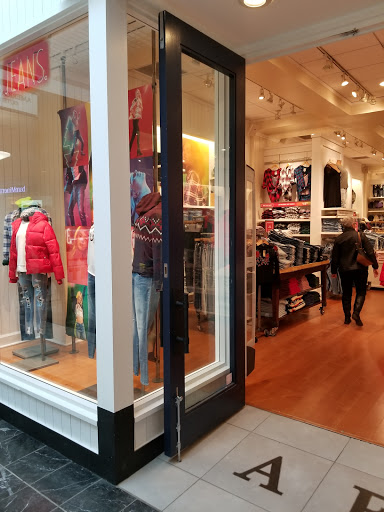 Shopping Mall «Cape Cod Mall», reviews and photos, 769 Iyannough Rd, Hyannis, MA 02601, USA