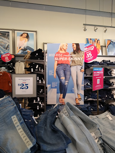 Clothing Store «Old Navy», reviews and photos, 4300 Towne Center Dr, Louisville, KY 40241, USA