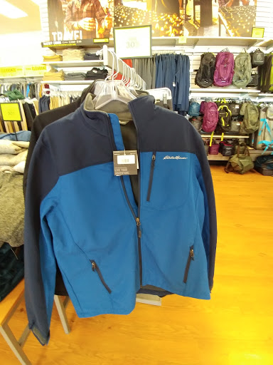 Shopping Mall «Johnson Creek Premium Outlets», reviews and photos, 575 Linmar Ln, Johnson Creek, WI 53038, USA