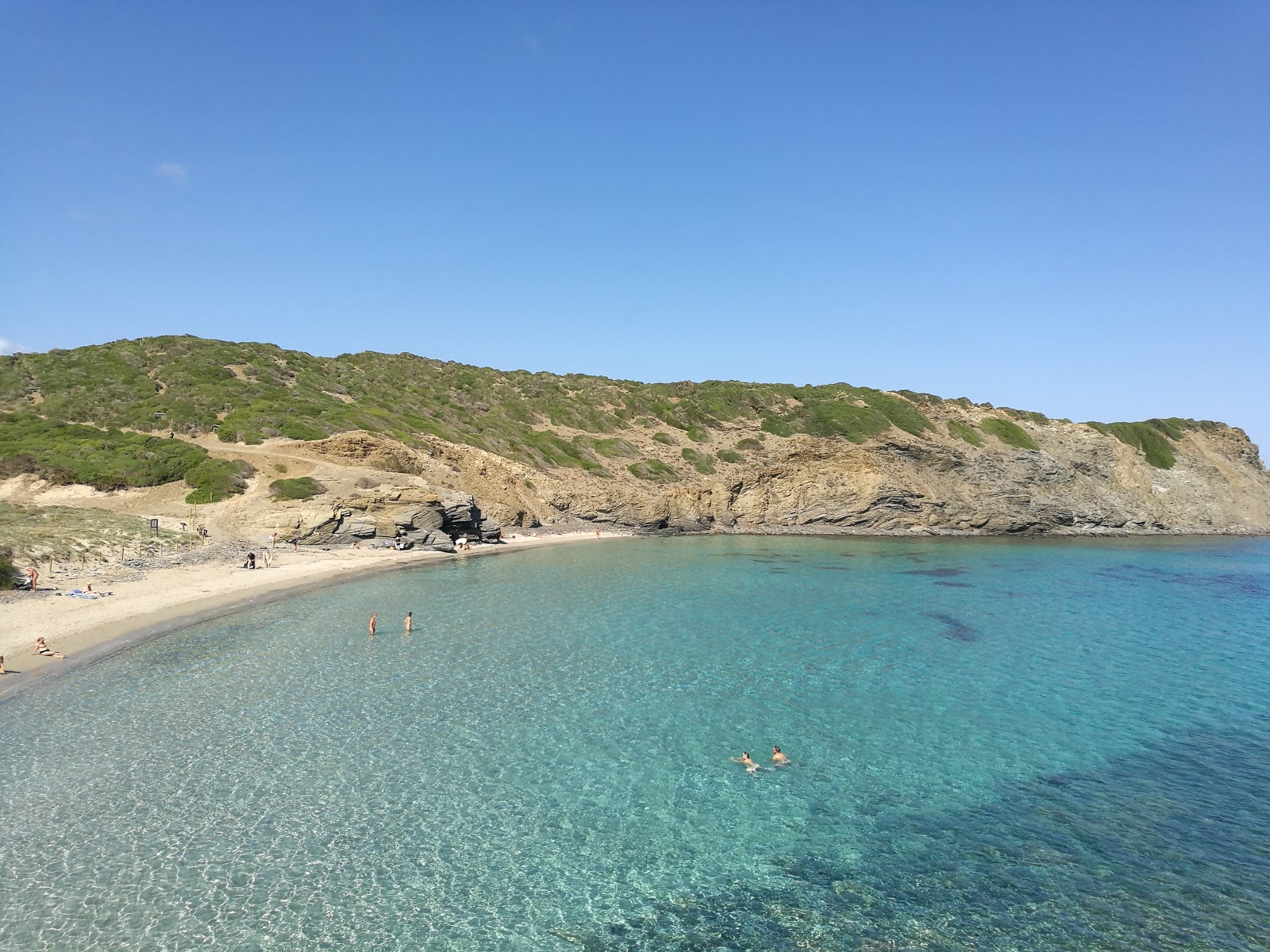 Cala Presili'in fotoğrafı parlak kum yüzey ile