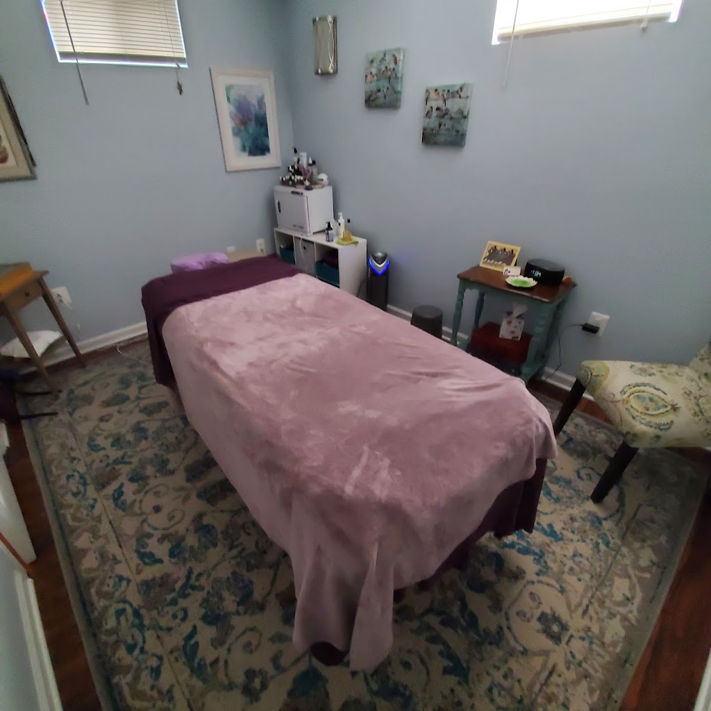 Leslie Knee, Massage Therapist 20901