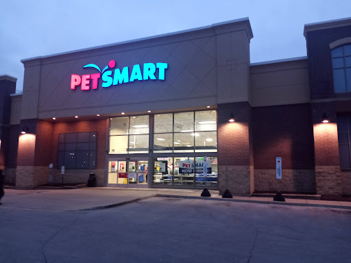 Pet Supply Store «PetSmart», reviews and photos, 5005 S 74th St, Greenfield, WI 53220, USA