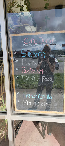 Donut Shop «Donut Palace», reviews and photos, 113 S Interstate Hwy 35, New Braunfels, TX 78130, USA