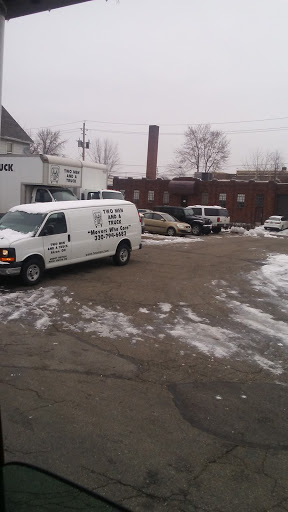 Moving and Storage Service «Two Men and a Truck», reviews and photos, 1511 E Market St, Akron, OH 44305, USA