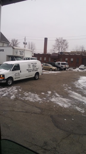 Moving and Storage Service «Two Men and a Truck», reviews and photos, 1511 E Market St, Akron, OH 44305, USA