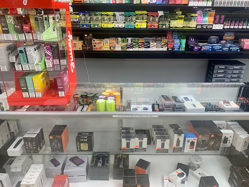 Tobacco Shop «Smoke Hut Smoke Shop», reviews and photos, 11902 Blue Ridge Boulevard g, Grandview, MO 64030, USA