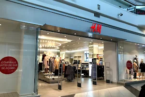 H&M image