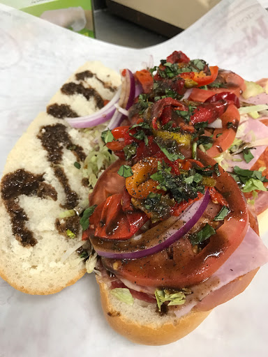 Grocery Store «P&M Orange Street Market», reviews and photos, 721 Orange St, New Haven, CT 06511, USA