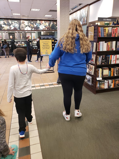 Book Store «Barnes & Noble», reviews and photos, 2614 Central Park Ave, Yonkers, NY 10710, USA