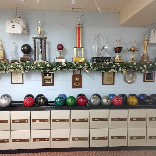 Bowling Alley «Beverly Lanes», reviews and photos, 8 Beverly Ln, Arlington Heights, IL 60004, USA