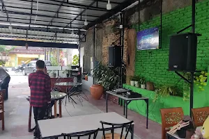 Kembang Cafe & Florist image
