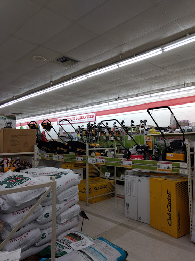 Home Improvement Store «Tractor Supply Co.», reviews and photos, 100 Dekalb Plaza Blvd, Fort Payne, AL 35967, USA