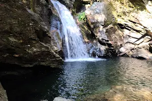 Bingham Falls Parking & Trailhead image